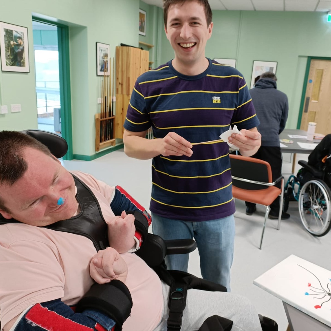 HeadwayCardiff's tweet photo. This week, we got a little messy and made our own dandelions using finger painting and even our noses! Yes, we had a blast getting messy and letting our inner artists shine through. Embracing our unique abilities and finding joy in the simple things ๐ป๐ธ
#AdaptiveArt #ArtTherapy https://t.co/BDnFIMozSd
