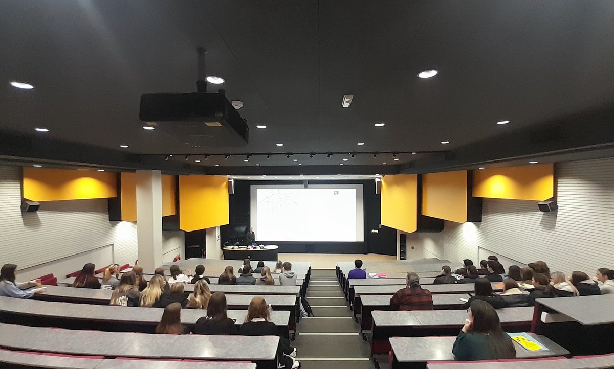 Gwych croesawi ysgolion a cholegau lleol i'n Diwrnod Cymdeithaseg. Cyfle i rannu adnoddau cyfrwng Cymraeg ac adolygu <a href="/cynog_prys/">Cynog Prys</a> @ysgol_tryfan <a href="/DavidHughesYDH/">Ysgol David Hughes</a> <a href="/SyrHughOwen/">Ysgol Syr Hugh Owen</a> <a href="/Ysgol_Friars/">Ysgol Friars</a> <a href="/SHiLSSBU/">School of History, Law & Social Sciences Bangor</a> <a href="/colegcymraeg/">Coleg Cymraeg</a> <a href="/prifysgolbangor/">Prifysgol Bangor</a>