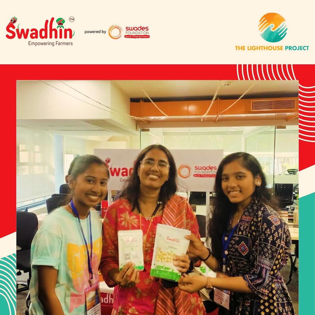 WeAreSwadhin's tweet image. Here’s a glimpse of the wonderful collaboration between The Lighthouse Project and Swadhin where the mentees are seen advocating the cause of the rural community with elan. 
#thelighthouseproject #weareswadhin #mentormeet #rural #ngo #community #mentoring