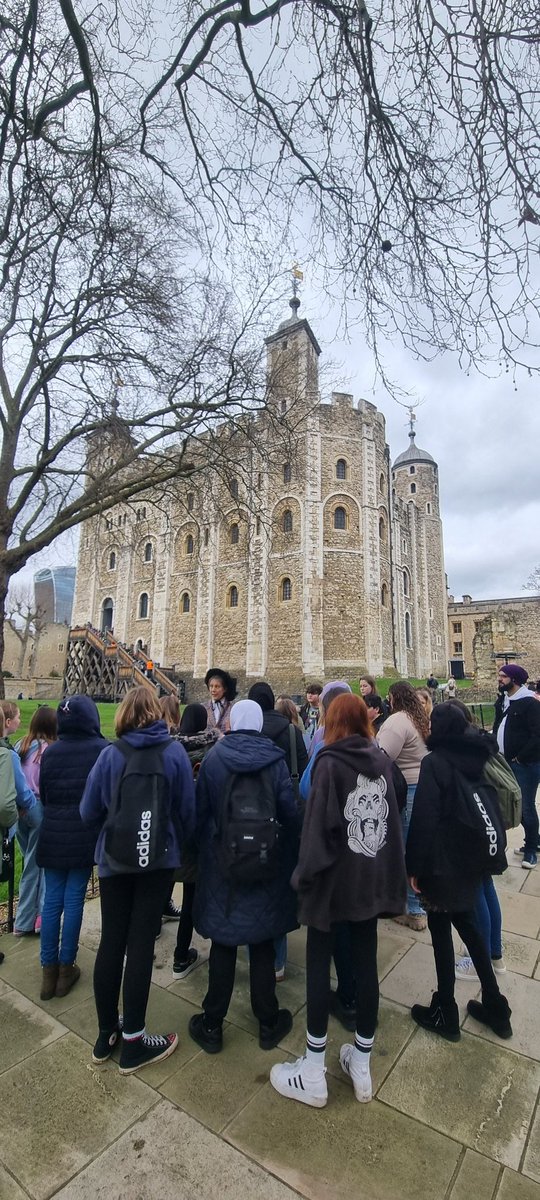 Protest and rebellion tour #1, led by a Suffragette!