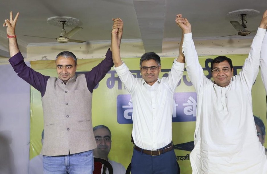anuragdhanda's tweet photo. कुरुक्षेत्र लोकसभा सीट जीतने के लिए अभियान  शुरु। आज कुरुक्षेत्र में तैयारी बैठक का आयोजन किया गया जिसमें @SandeepPathak04 जी ने कैंपेन का रोडमैप साझा किया। 

कार्यकर्ताओं ने एक आवाज़ में @ArvindKejriwal जी को ये सीट जीत कर देने का प्रण लिया। 

INDIA जीतेगा, BJP हारेगी। https://t.co/TcFVkHmzbH