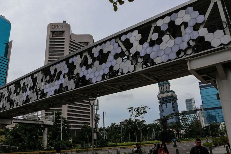 stockmapping's tweet image. Damn damn damn.
Lalu kenapa yang lain bisa ada atapnya? 🤔
megapolitan.kompas.com/image/2019/03/…