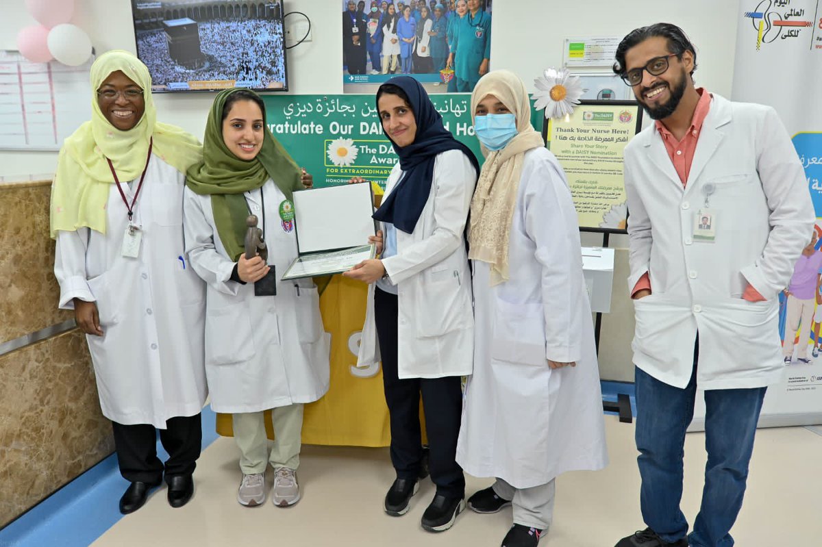 KAU_Health's tweet photo. مستشفى #جامعة_الملك_عبدالعزيز تكرم الممرضة " غيداء ثابت " من قسم الغسيل الكلوي كاحد الحاصلات على جائزة ديزي العالمية للتمريض المهتمة بتكريم الممرضين و الممرضات حول العالم نظير عملهم المتفاني. https://t.co/InQKYLuv1v