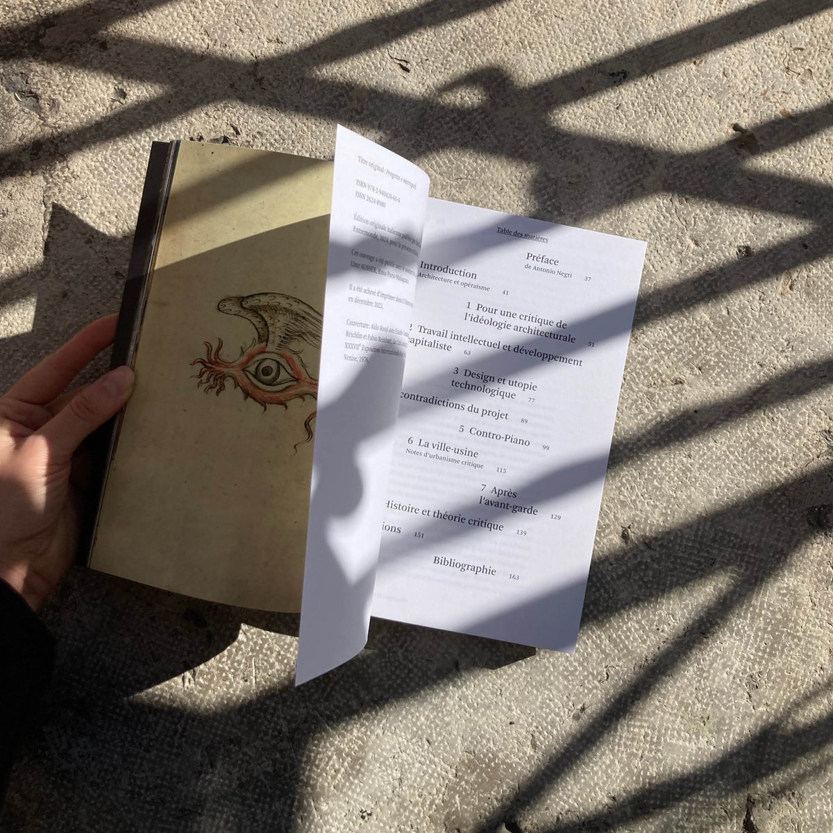 « Projet et métropole. Essai sur la critique opéraïste de l’architecture » de Marco Assennato.

Disponible en librairie 

entremonde.net/projet-et-metr…

<a href="/HoboDiffusion/">Hobo Diffusion</a>