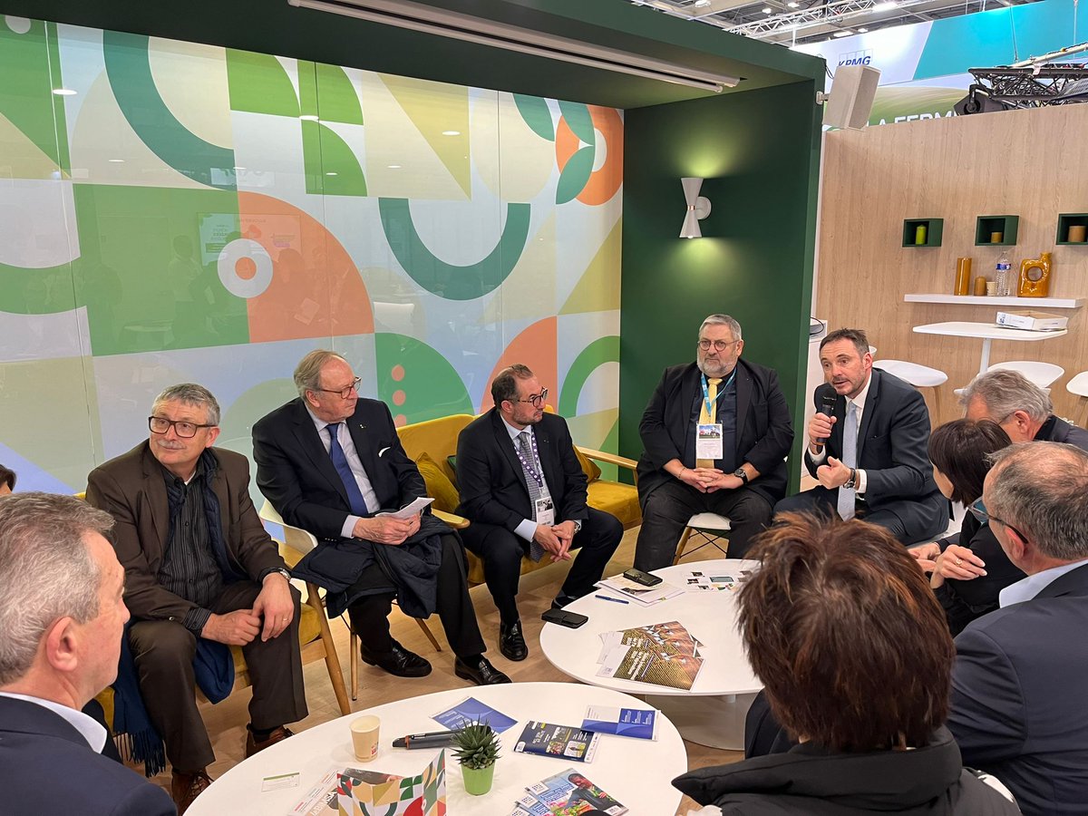 #SIA2024 | Rencontre avec la commission des affaires économiques du @Senat pour évoquer les retraites agricoles et les moyens alloués au régime.