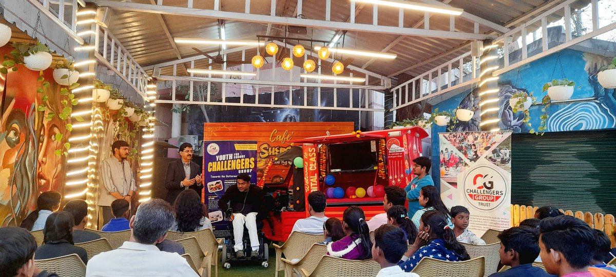 Challengers Group, with the support of @TELUSint, has launched the #Pathshala_on_Wheels program. The inauguration was graced by the esteemed presence of Shri @ShaktiAvasthy (DCP, G.B Nagar, U.P). This initiative aims to democratize #digital_learning by reaching out to the masses.