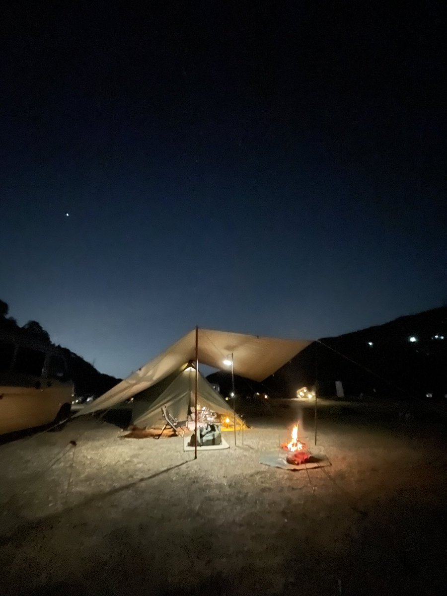 せっかく静かなキャンプ場に来てるのに、いつまてこの下手くそな歌を聞かされるんやろ
常識なし