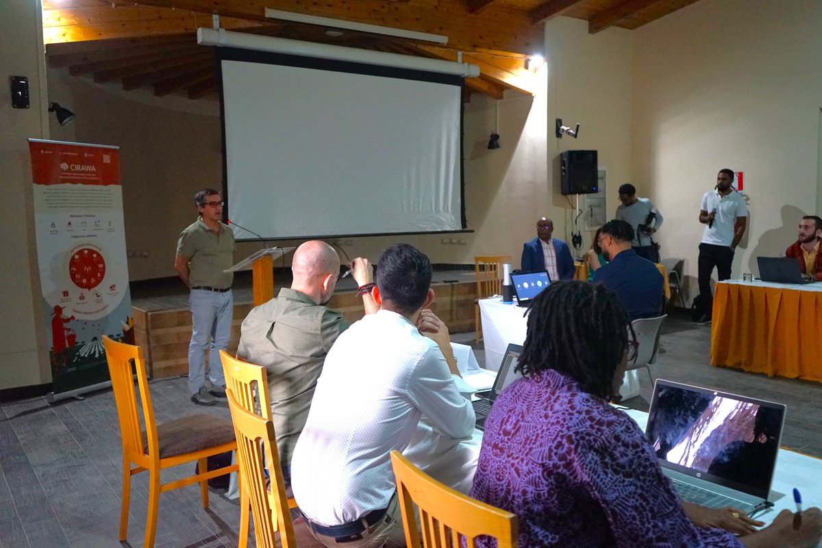 CIRAWAproject's tweet photo. 🌍 CIRAWA consortium meeting kicked off today in #CapeVerde!

All partners came together to analyse the progress of the project and to define the future actions in each of the 4 countries involved (Cape Verde, Ghana, the Gambia, Senegal).

Stay tuned for more!🌱
#agroecology https://t.co/RyNyCvSxIR