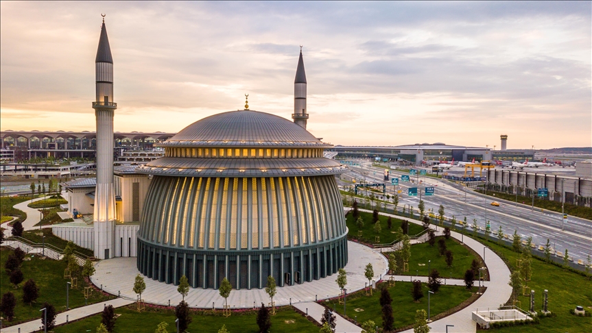 Allah’ın adaleti büyük, herkes gönlünün ekmeğini yer...