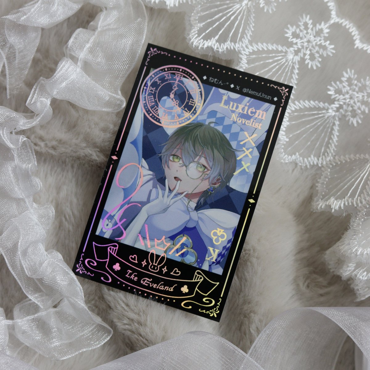 NemuUnun's tweet photo. BOOTHのオーロラチェキ風カードの写真を新しいのに変えました！

ずっとスマホで写真撮ってたけど
良いカメラで撮ると全然違う！！！
キラキラの可愛く見え方が段違いで感動！

←before
　　　　　　after→ https://t.co/DG0AR0rAJ7