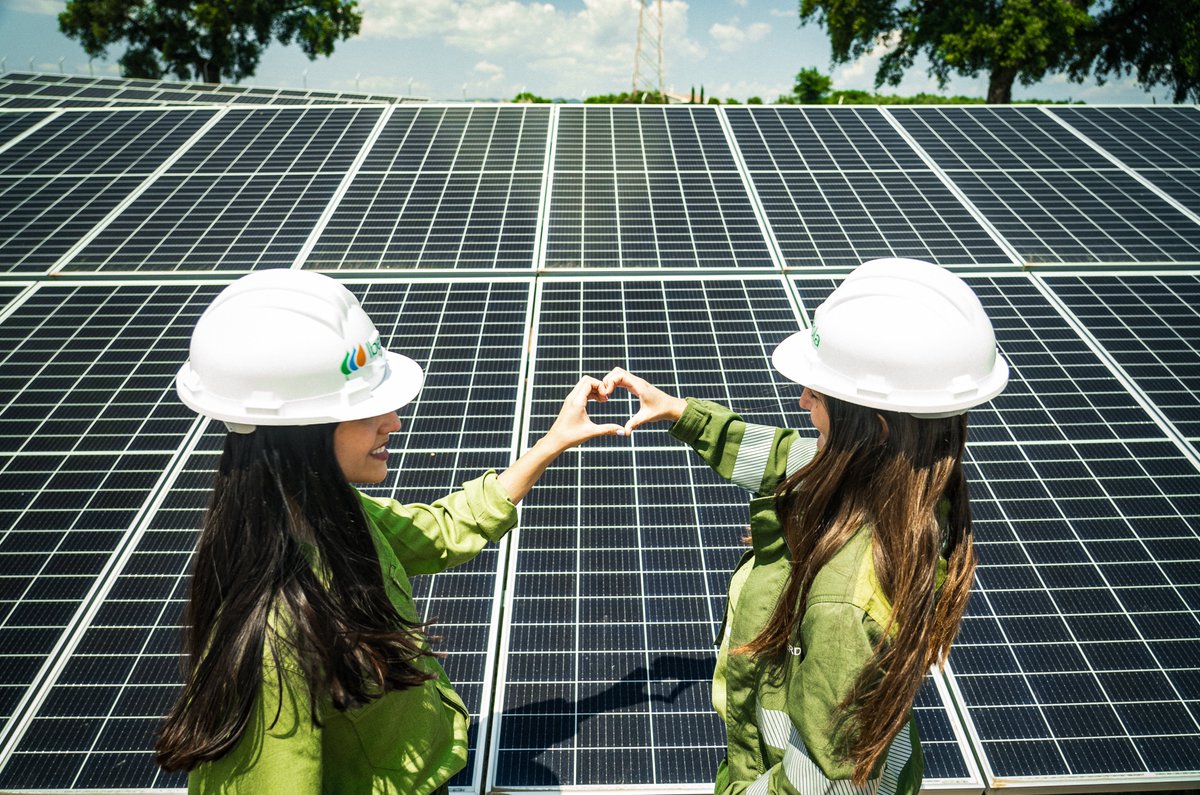 Iberdrola_En's tweet photo. We are in the TOP 🔟 of the cleanest companies in the WORLD!

9th most sustainable company thanks to our leadership in #renewables in the Corporate Knights #Clean200 ranking.

📰 https://t.co/1svTOToyey https://t.co/Y9CGqYPAHy