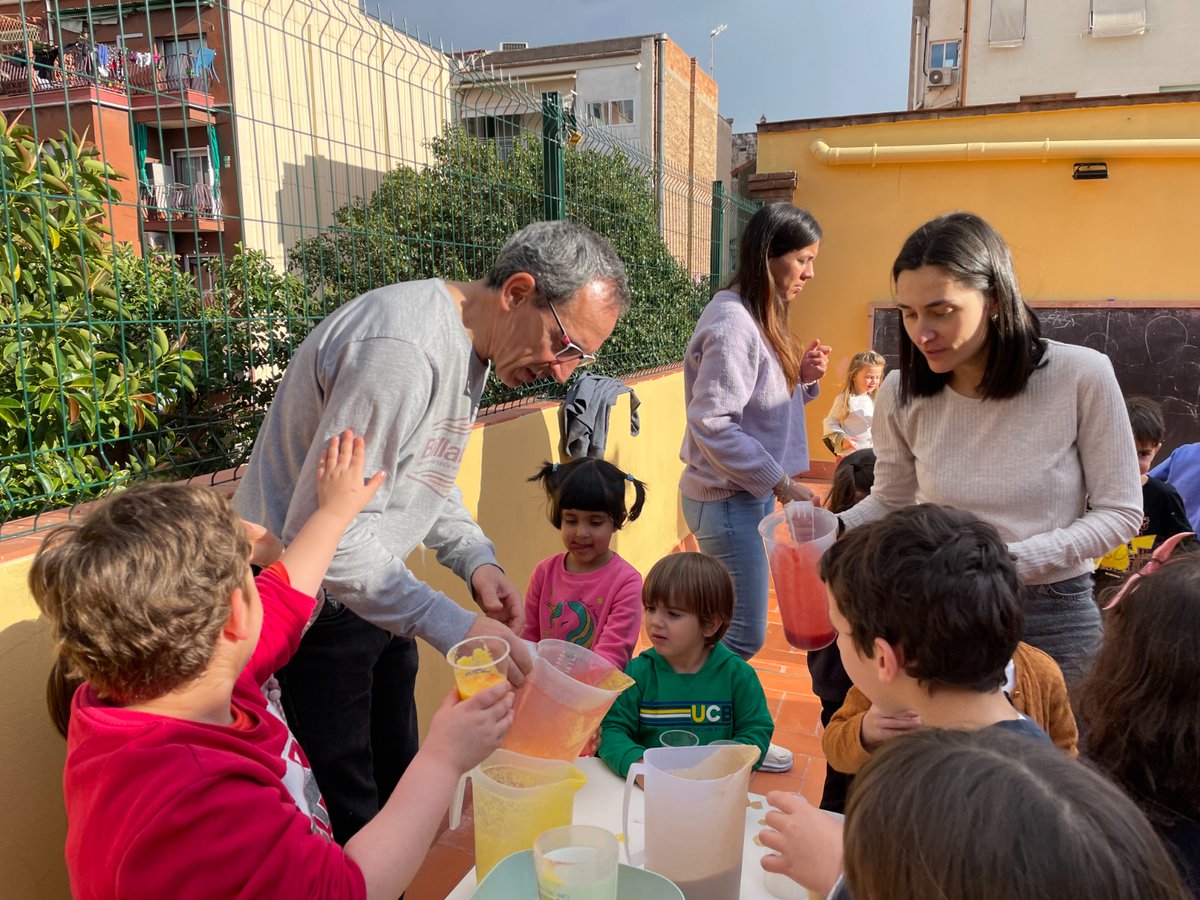 NouPatufet's tweet image. Dimarts, dia de l'#alimentaciósaludable, de manera més conscient hem recordat la importància de tenir una dieta equilibrada i saludable. Fruites i verdures han  d’estar presents en la nostra alimentació.
#setmananadelasalut2024 #ProgramaSI #ODS3 #NouPatufet