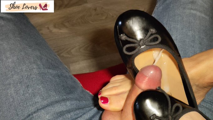 The series continues: another cumshot for these perverse ballet flats that I continue to wear every day<a href="/tag/pedalpumping"class="tags"><span>#pedalpumping</span></a><a href="/tag/shoejob"class="tags"><span>#shoejob</span></a>
