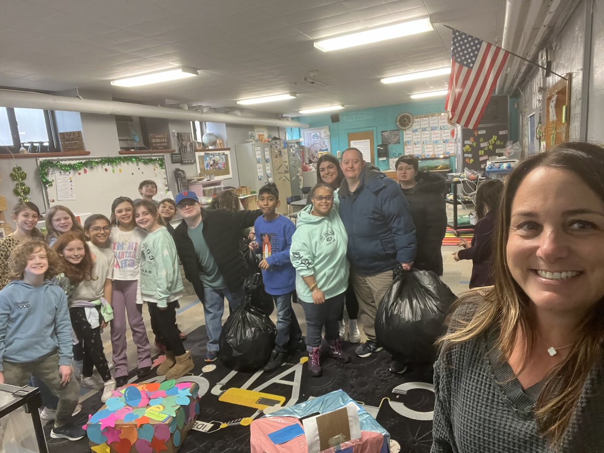 Grade 4 Project Extra partnered with ACDS and had their first balloon collection! Thank you balloonmission.org for inspiring us to collect, protect, and preserve! <a href="/OsideSchool5/">OsideSchool5</a> <a href="/DrMChristiansen/">Matt Christiansen, Ed.D.</a> <a href="/DianeProvvido/">Diane Provvido</a> <a href="/OSchoolsPR/">Oceanside School District #OSD_NY</a>