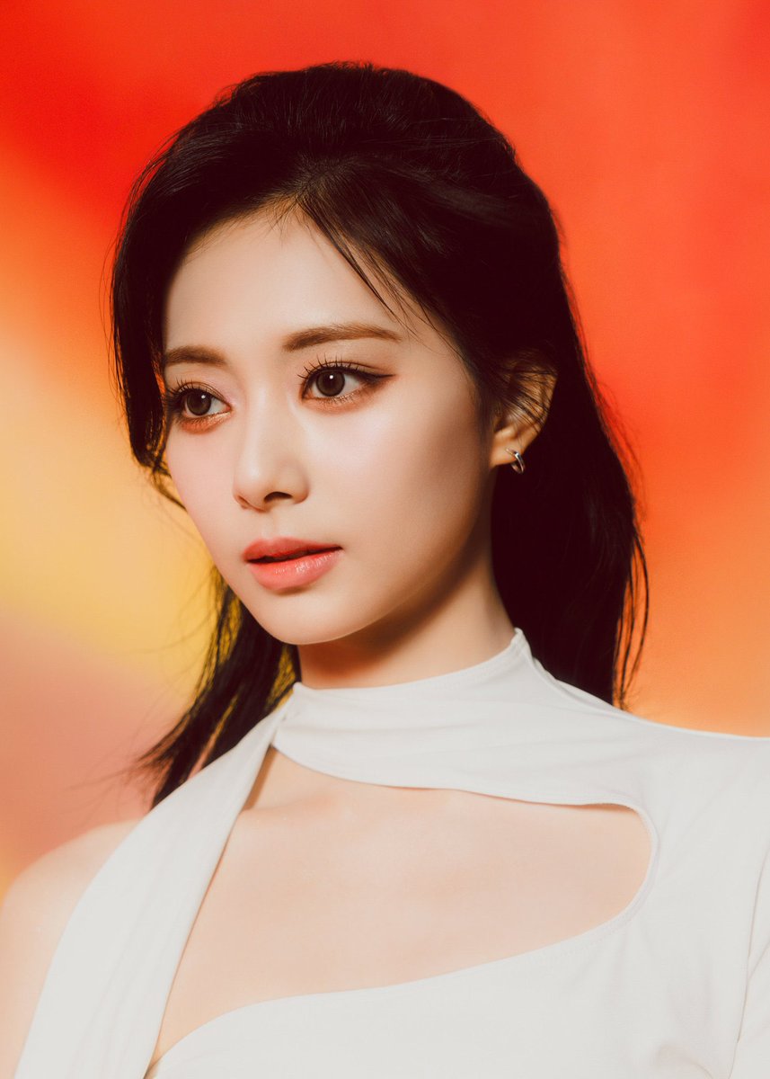SO BEAUTIFUL TZUYU
