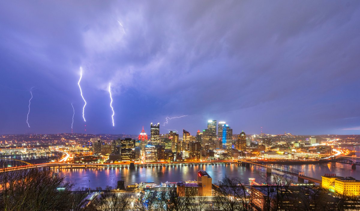 DaveDiCello's tweet photo. What a morning in #Pittsburgh. I think this might be the first time I've ever caught five different strikes at once: four hitting tower to the north (though one bolt looks split) and one right behind the city. Incredible to be able to capture storms in February. More to come. https://t.co/D8pXRl4rbK