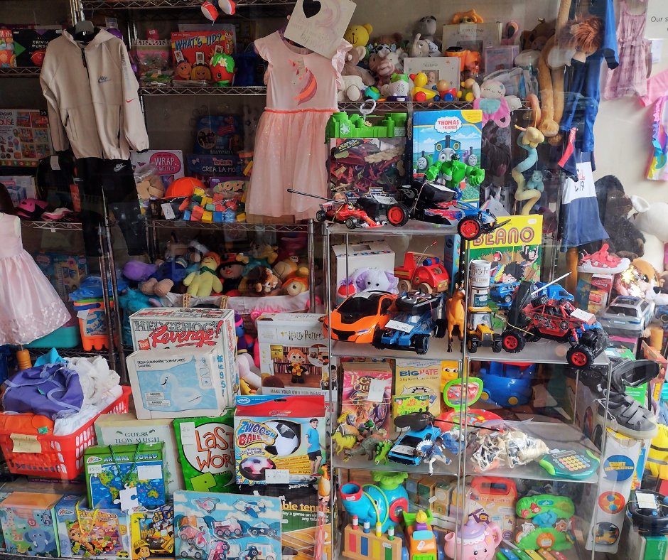 Our shops are a treasure trove of used and new books, toys, clothes, games and household items. Next time you’re in Hadleigh, Leigh or Westcliff, pop in to see what gems you can find. For info on our shops: www. msehospitalscharity.co.uk/our-shops/