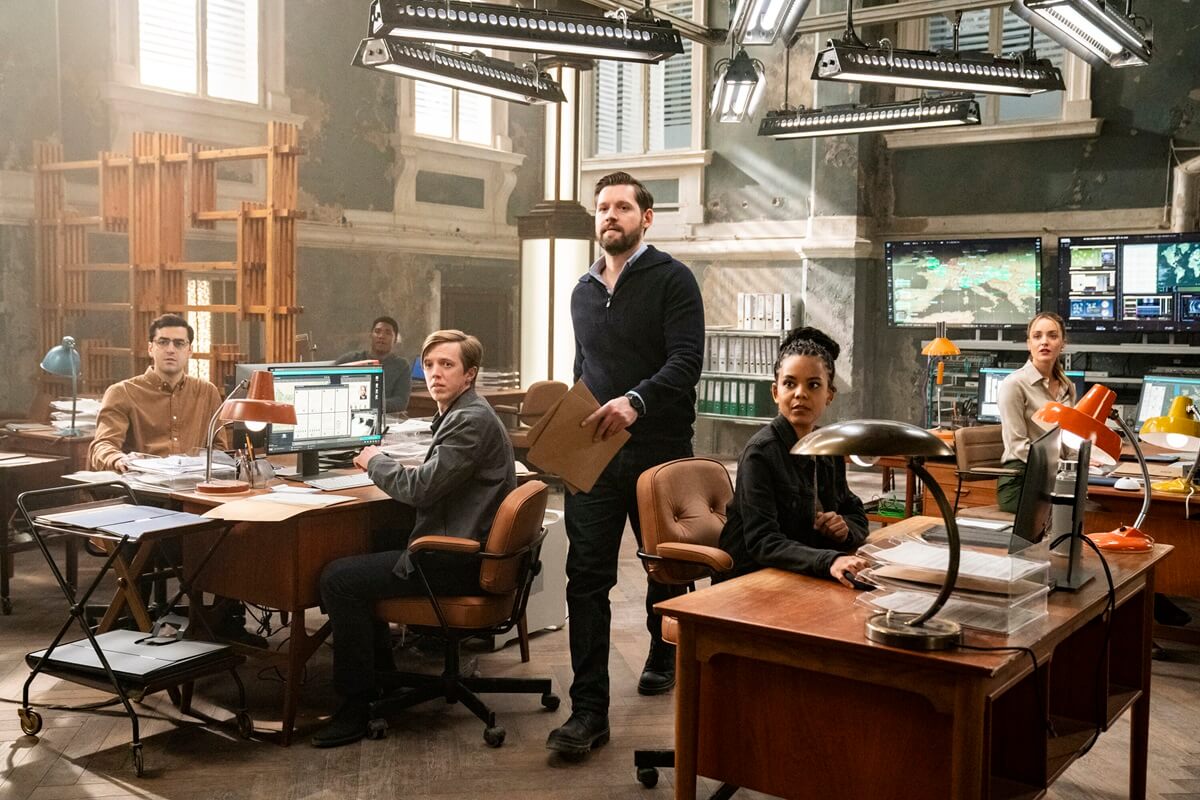 Episode 3 of FBI:International aired on @CBS last night with Sarah Junillon returning as Claire Armbruster.FBI: INTERNATIONAL follows elite operatives of the FBIs International Fly Team as they travel across Europe to neutralize threats against Americans.#FBICBS #SarahJunillon