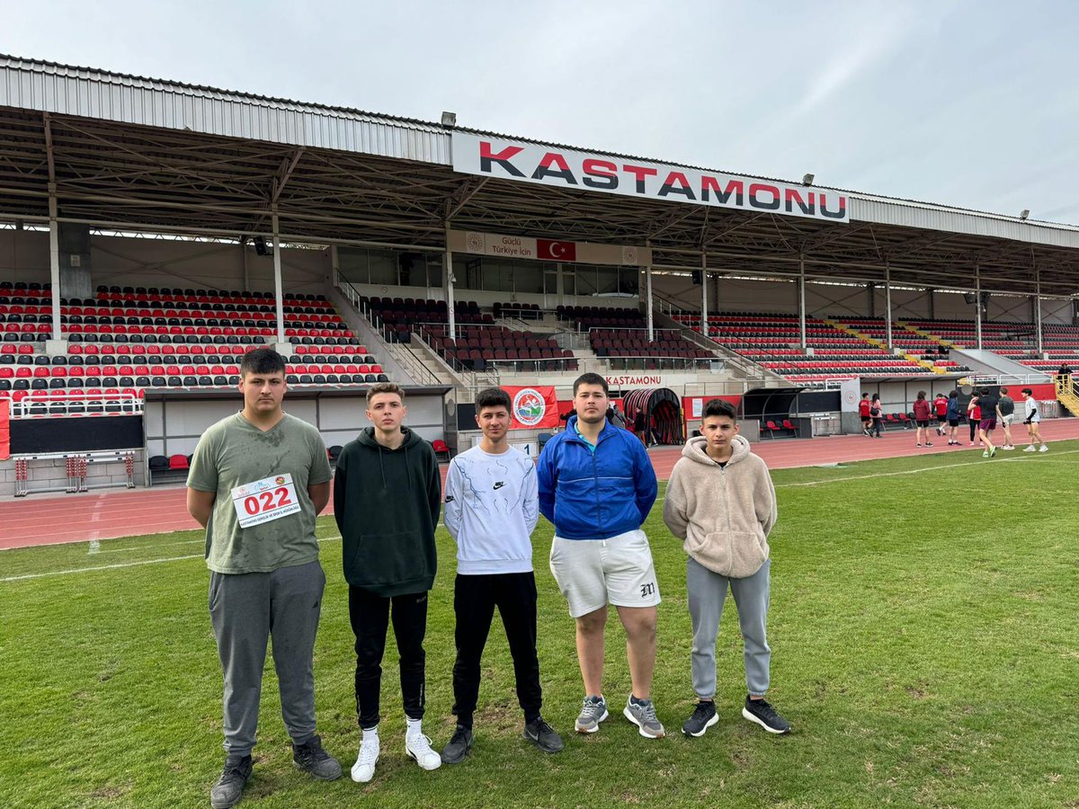 kastamonumesem's tweet photo. Okul sporlarında derece alan öğrencilerimizi ve öğretmenimiz Erdi Köksal'ı tebrik ediyoruz.
Bedirhan Camadan uzun atlamada 1. 
Efe Şahinoğlu gülle atma2.,cirit atma 1.
Yunus Emre Kartal uzun atlama 4. 
Kerem Aktaş gülle atma 4.
Hedefimiz;meslekli,ahlaklı,zinde gençler yetiştirmek https://t.co/CDGuh5Bmj6