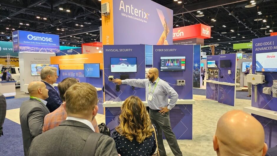 DigitalBarriers's tweet image. We&apos;re in Florida for #DISTRIBUTECH24

To kickstart our new partnership with @Anterix_Inc, we&apos;ve joined their team at Booth 2001 to discuss the #AnterixActiveEcosystem

It&apos;s been a pleasure to watch demonstrations &amp;amp; network with our peers — including @ATT, exhibiting at Booth 443