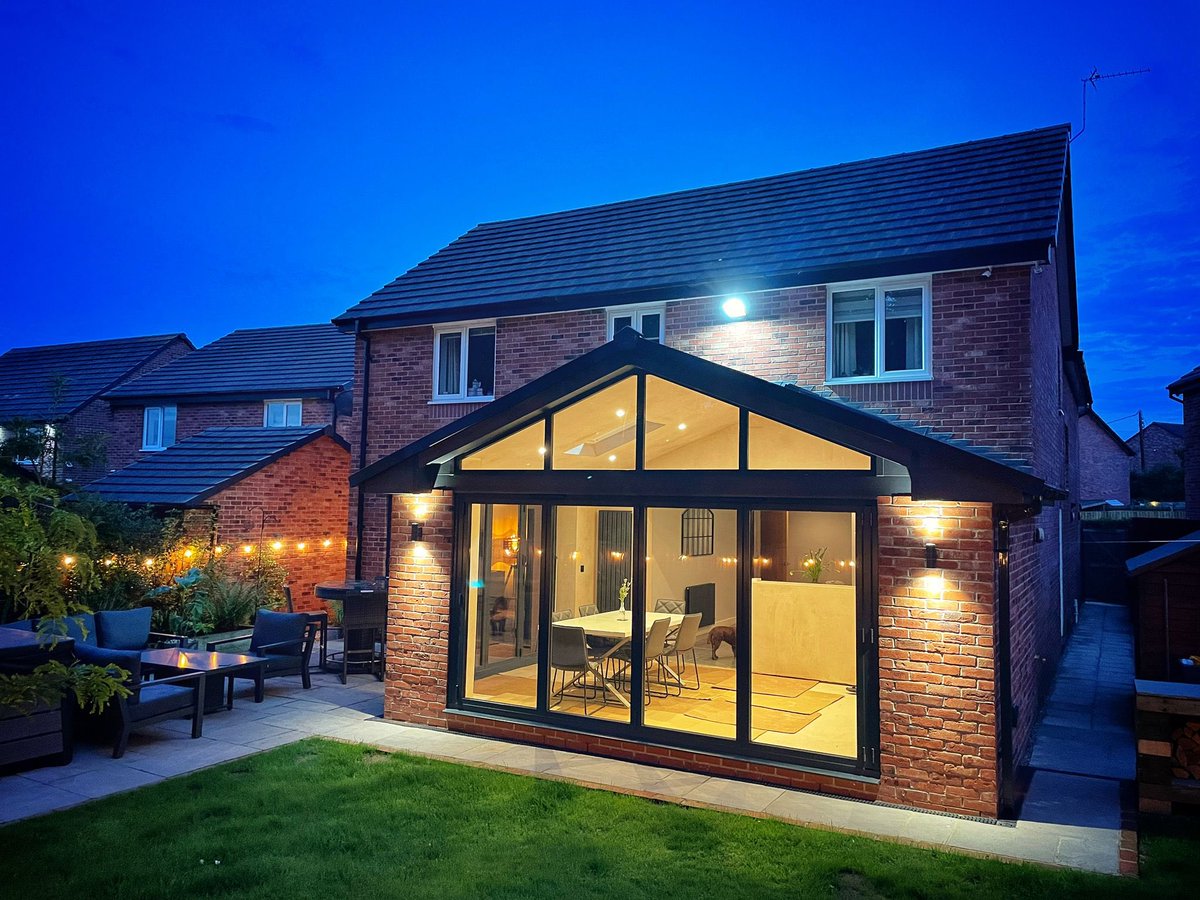RadcliffeGlass's tweet photo. This is our Entry with which we are in the finals for conservatory or Orangery over £35,000 GGPInstallerAwards, a celebration of the very best window, door &amp; conservatory installers across the UK! 🥂🏆
Book your seats and view the shortlist here > https://t.co/VM7mJ0p5BN https://t.co/vxt7v44yTL