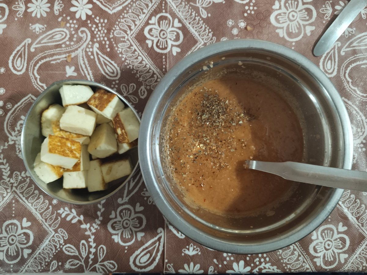 supri_yeah's tweet photo. @shashiiyengar 
Made Tomato Onion Garlic Cheese Shorba style. Toasted paneer for sides. #myownrecipe https://t.co/Kmk69diSi0
