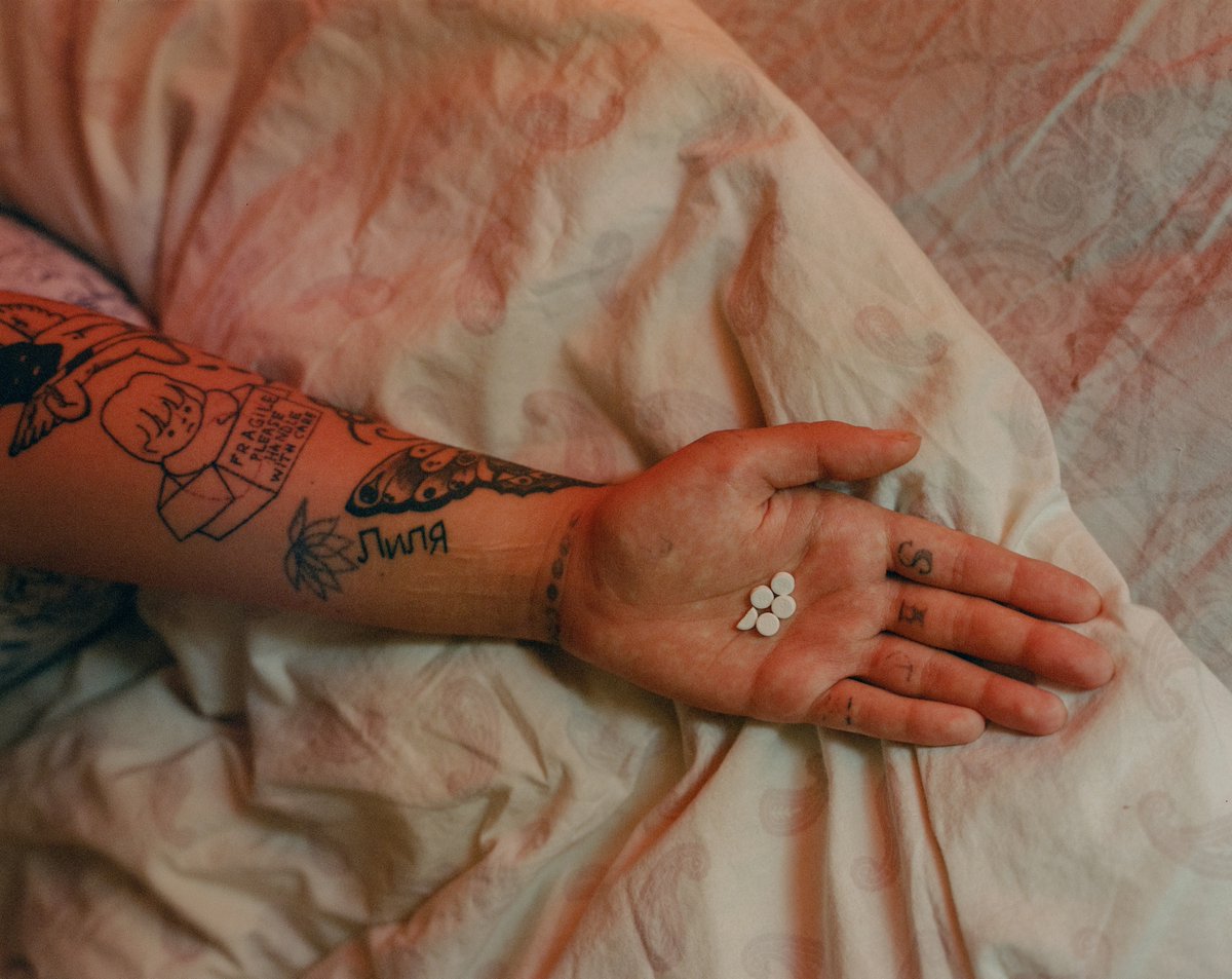 Tiistaina 12.3. klo 19-21 Juttutuvalla (Helsinki, Säästöpankinranta 6) tekijävieraana Aino Väänänen.  Fokuksessa Dandelions, Väänäsen valokuvaprojekti Romanian opioidiriippuvaisista. 

Kuva copyright Aino Väänänen.