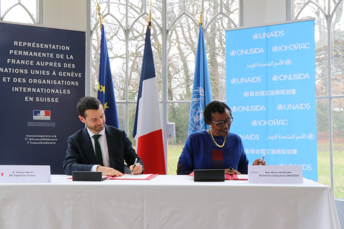 FranceONUGeneve's tweet image. Signature d'un accord de partenariat de 1,9 M€ entre @EF_LINITIATIVE et @UNAIDS pour combattre la #stigmatisation et la #discrimination liées au #VIH au 🇧🇯 🇨🇲 🇨🇮 🇸🇳 🇹🇬 &amp;amp; 🇨🇫. 

La 🇨🇵 est engagée pour la santé mondiale, dans une approche d'équité, de solidarité et progrès humains.