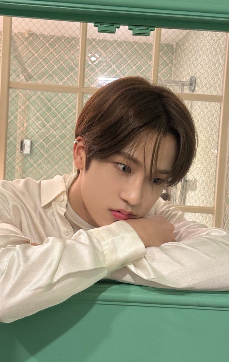 [#준우]
모하구 있나.. 

#루네이트 #LUN8❤️