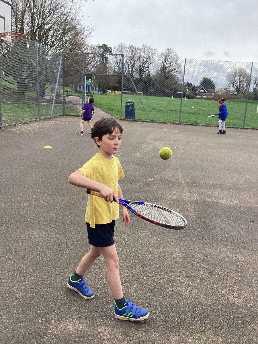 BPSYearFour's tweet image. Practicing hand-eye coordination in tennis today! 🎾#BillingshurstPE