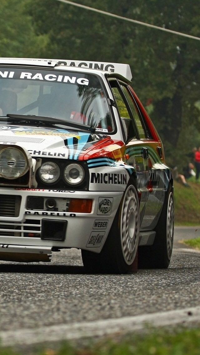 ChicaneView's tweet image. Sexy Lancia Delta

#wrc #cars #lancia #delta #turbo #rally #martini