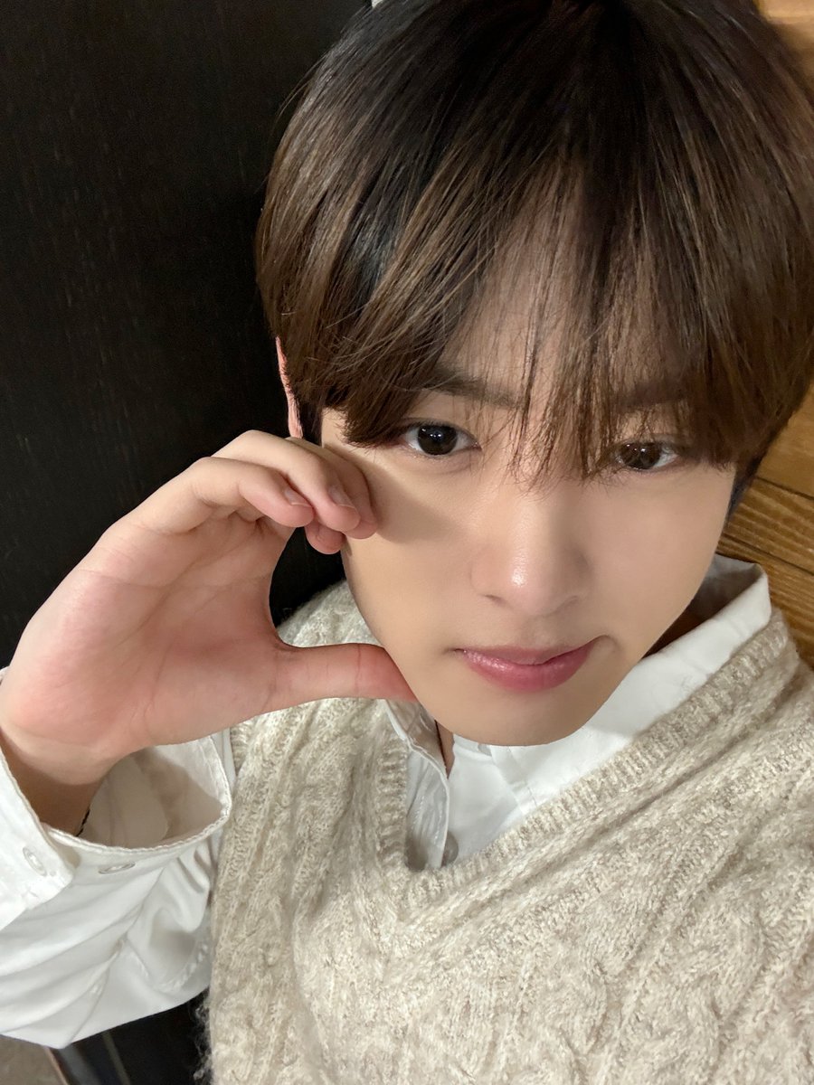 YOUNICAST! 보러 올 거지?👋😃

#YOUNICAST_240406
#우노 #WOONO