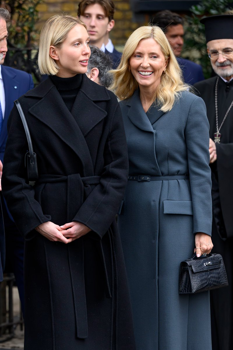 royalfocus1's tweet photo. Memorial service for king constantine of Greece at St Sophia Greek Cathedral London #Royal #KingConstantine #Greece https://t.co/v0T1FbiDDp