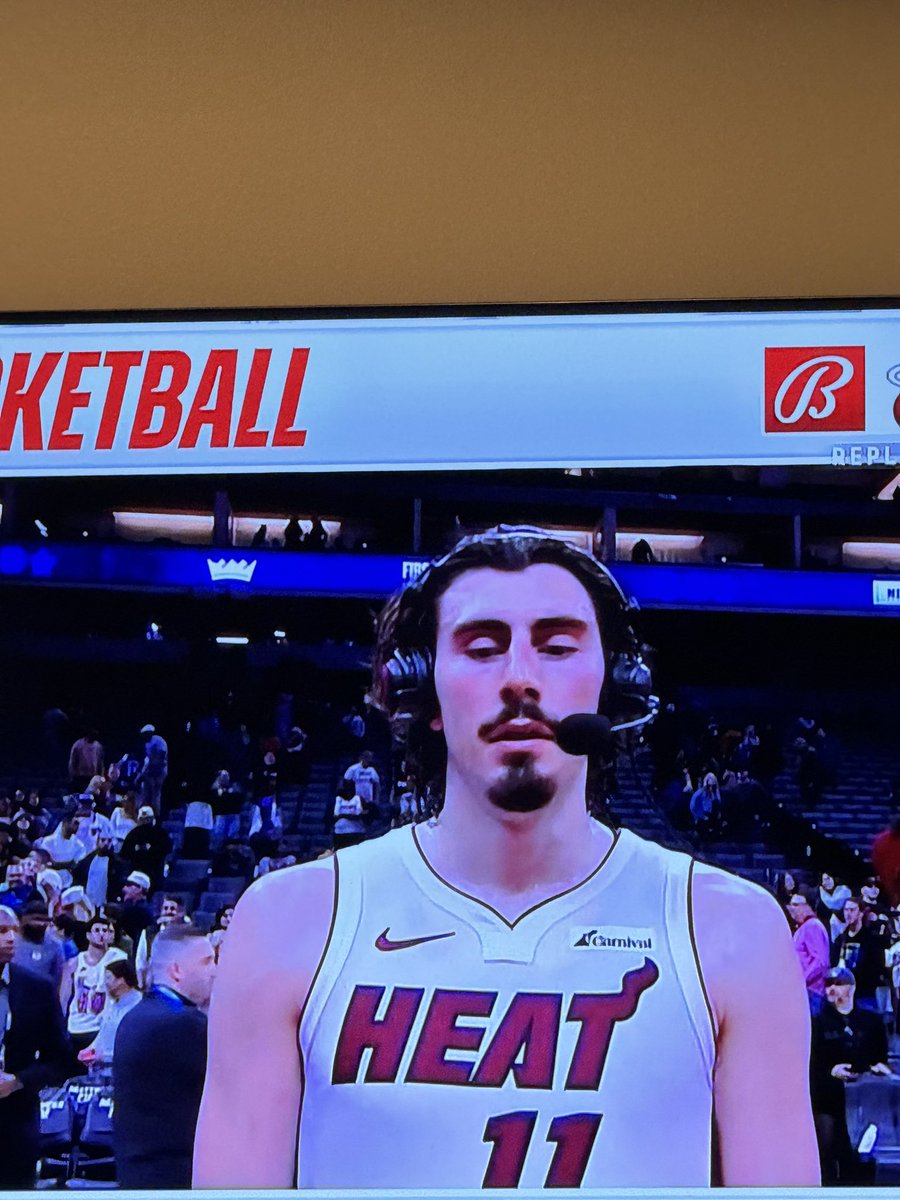 atdavaaaa's tweet photo. @TheDunkCentral nothing better than the 305 and having JJ as your teamate https://t.co/aUz4KTgjqk