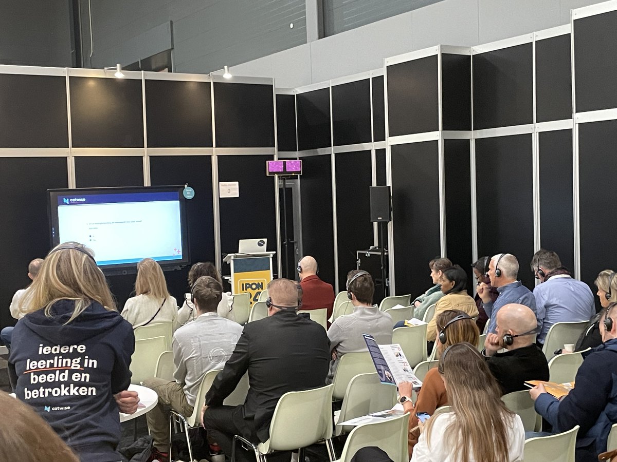 IPONevent's tweet image. 🎉 We zijn over de helft van de eerste dag op IPON 2024 en wat een energie! De beursvloer bruist met meer bezoekers dan ooit tevoren.
📸 Neem een kijkje en proef de sfeer van IPON!

#IPON2024 #OnderwijsInnovatie