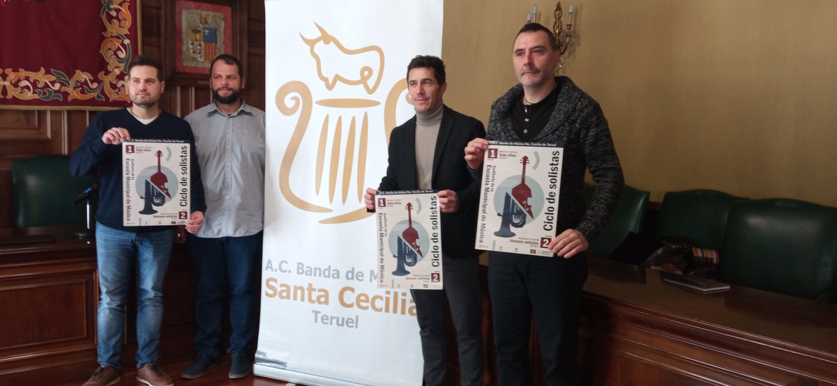 BandaMscaTeruel's tweet photo. Presentación en rueda de prensa el "Ciclo de Solistas". Dos conciertos en los que se pretende poner en valor el talento de nuestras compañeras y de nuestros jóvenes estudiantes.
El día 1, viernes, "Solo Ellas" y el día 2, sábado, "Jóvenes Solistas". Lugar: Auditorio Escuela https://t.co/D4exXfB2n4