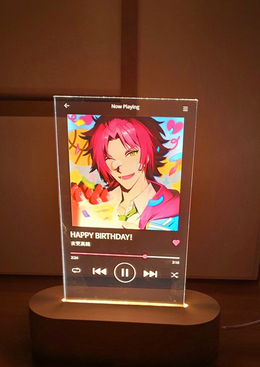 통판한 게스트북과 이벤트에 당첨된 무드등  너무 잘 받았습니다❤️ 마오의 생일 그야말로 마오를 위한 게스트북이라 읽으면서 페이지가 줄어드는게 아쉬울 정도였고요 게스트북과 같이온 굿즈들도 귀여워서 소중히 보관해놓으려고요😊
이렇게 좋은 이벤트를 열어주셔서 감사드려요
<a href="/Overground2024/">오버× 그라운드｜이사라 마오 생일기념 논커플링 게스트북</a>