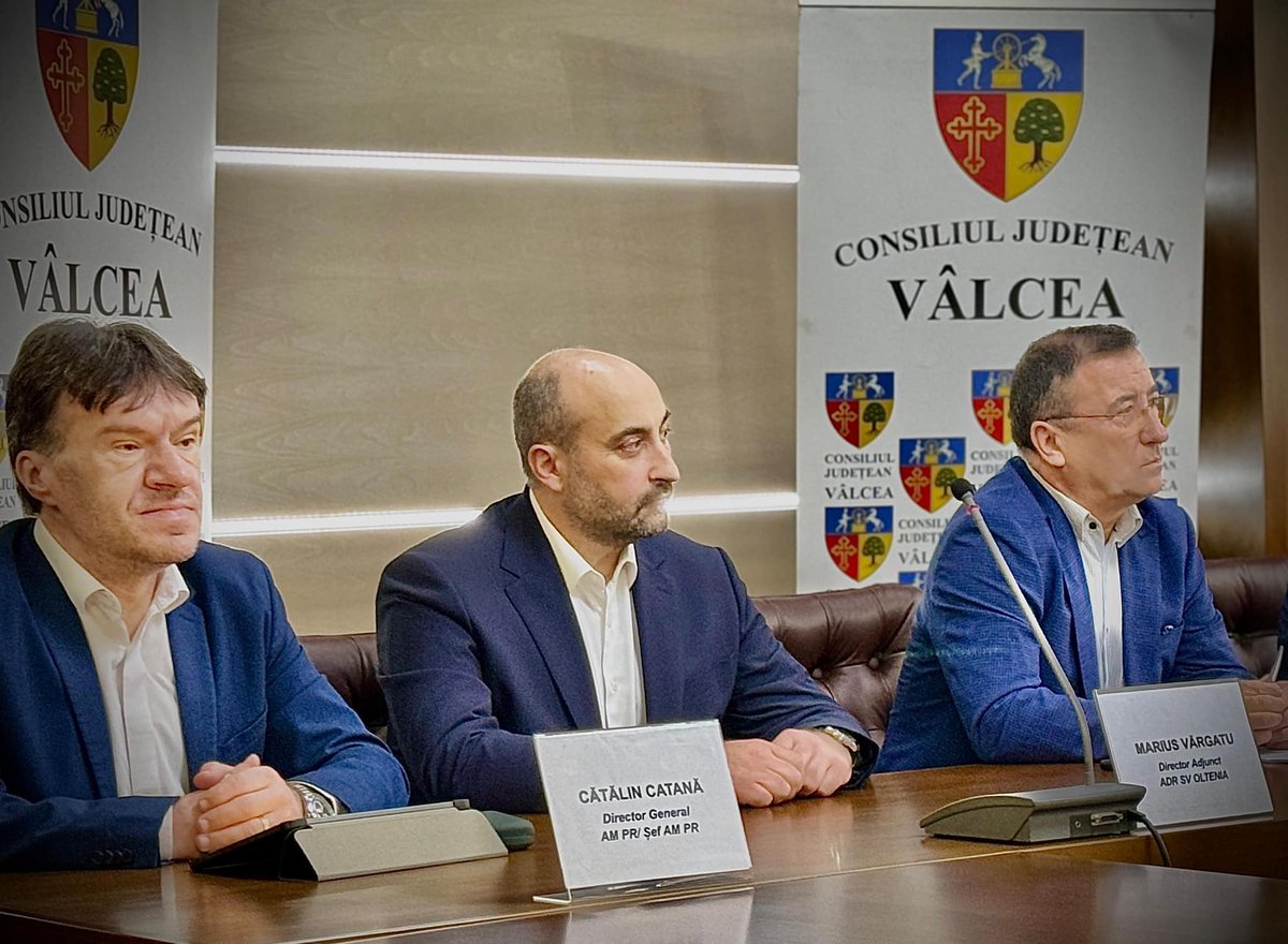 Directorul general al ADR Sud-Vest Oltenia, domnul Alexandru Stănescu, și președintele CJ Vâlcea, domnul Constantin Rădulescu, au semnat astăzi, 28 februarie, contractul de finanțare pentru reabilitarea unui centru școlar.
Detalii: facebook.com/adrsvoltenia/p…