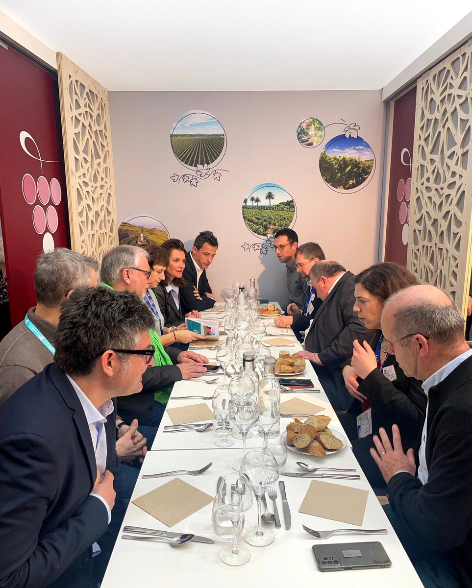 Pays de la Loire (@paysdelaloire) on Twitter photo #SIA2024 : <a href="/C_MORANCAIS/">Christelle MORANÇAIS</a> continue les échanges avec les acteurs nationaux et régionaux des filières agricoles et viticoles dont <a href="/lacoopagricole/">La Coopération Agricole</a> et InterLoire #SIA2024 : <a href="/C_MORANCAIS/">Christelle MORANÇAIS</a> continue les échanges avec les acteurs nationaux et régionaux des filières agricoles et viticoles dont <a href="/lacoopagricole/">La Coopération Agricole</a> et InterLoire