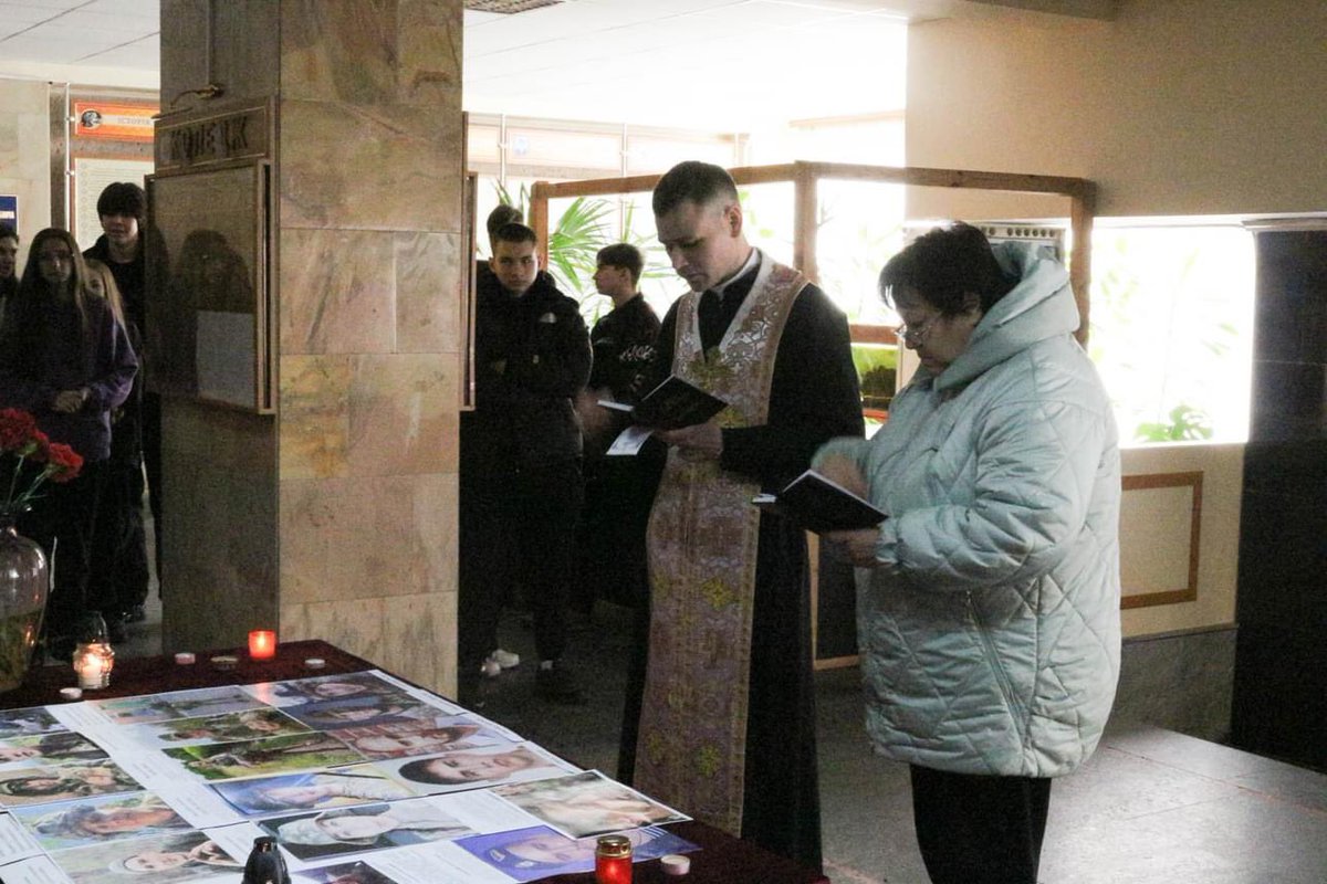 kyivugcc's tweet photo. У Києві для студентів провели пам’ятні заходи до другої річниці від початку повномасштабної російської агресії в Україну

Більше: https://t.co/qFcJyc4KAn https://t.co/Kbxu0ouWTQ