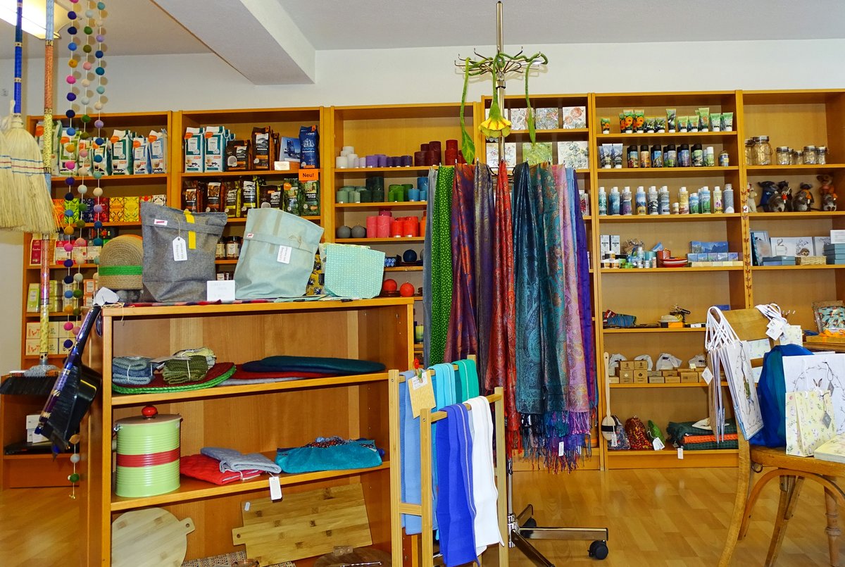 Der Verein Claro-Laden in Wetzikon bearbeitet neu die Vereinschronik in unserem Geschichtswiki selber. In einem kurzen Workshop hat der Vorstand die nötigen Kniffe erlernt. (^it)
▶ t1p.de/3ext8

#fairtrade
#faireinkaufen
#wetzikon