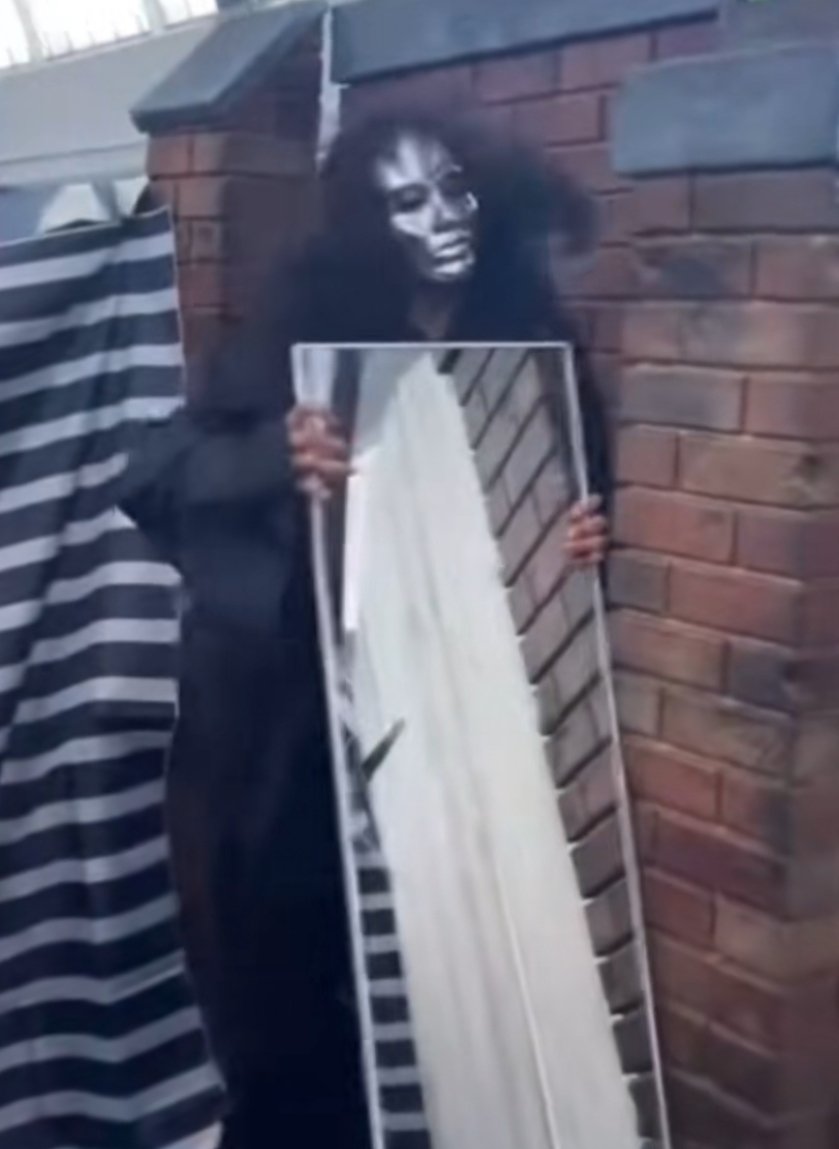 That Glasgow Willy Wonka experience has justified its own existince solely for that 3 second clip of The Unknown (a completely made up AI character) popping out from behind a mirror and scaring kids shitless.

Absolute class levels of shithousery, you can't beat it.