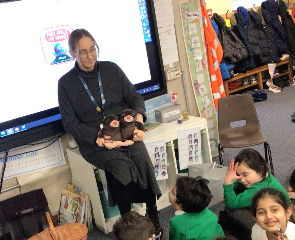 Year one have loved learning about real moles with the help of Marvin the Mole #visionexpress following our book focus on the character of Mr Morris mole in Mrs Mole I'm Home #jarvis We're hoping to get some glasses for our own Vision Express role play area!