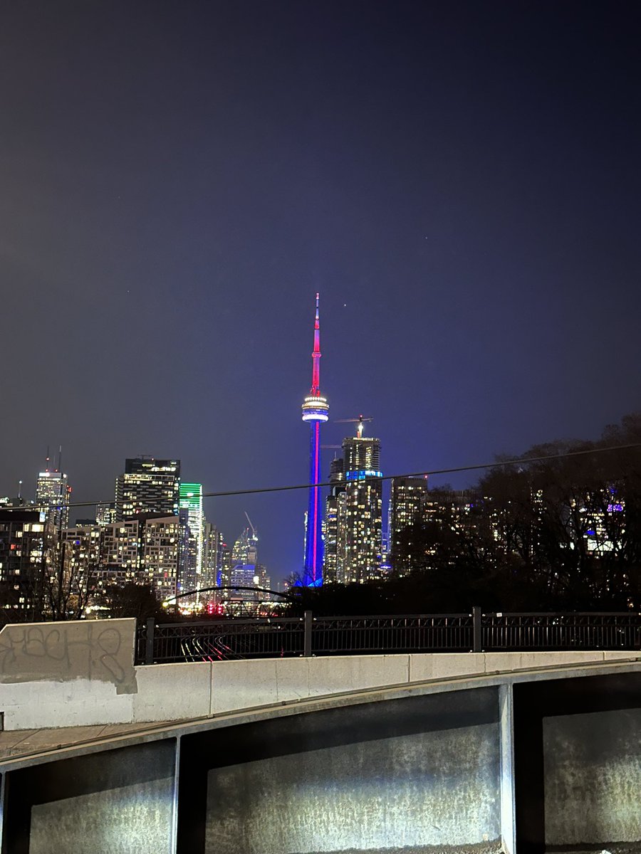 Successful day of meetings in #Toronto. Out enjoying the skyline.