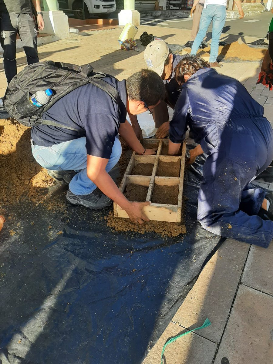 La carrera de Agropecuaria de <a href="/utpl/">🎓 UTPL</a> y <a href="/CIMALOJA/">UTPL-CIMA</a> en coordinación con <a href="/GADQuilanga/">GAD Quilanga</a> y <a href="/prefecturaLoja/">Prefectura de Loja</a> desarrollaron capacitación sobre “Elaboración de Sales Minerales y Bloques Nutricionales”, una iniciativa dirigida a los productores de #Quilanga como apoyo al sector productivo👩🏻‍🌾🧑🏻‍🌾