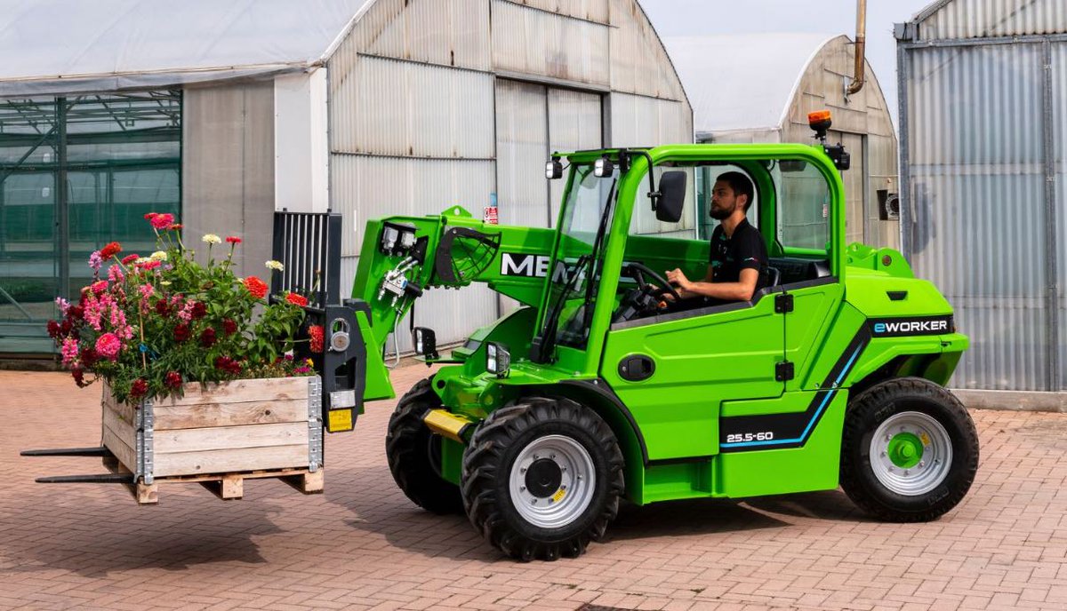 noticiasmaquina's tweet image. Merlo ofrece la solución perfecta para la renovación de maquinaria agrícola dlvr.it/T3MrPb #AGRÍCOLA #EWORKER #fondosPNRR #manipuladores noticiasmaquinaria