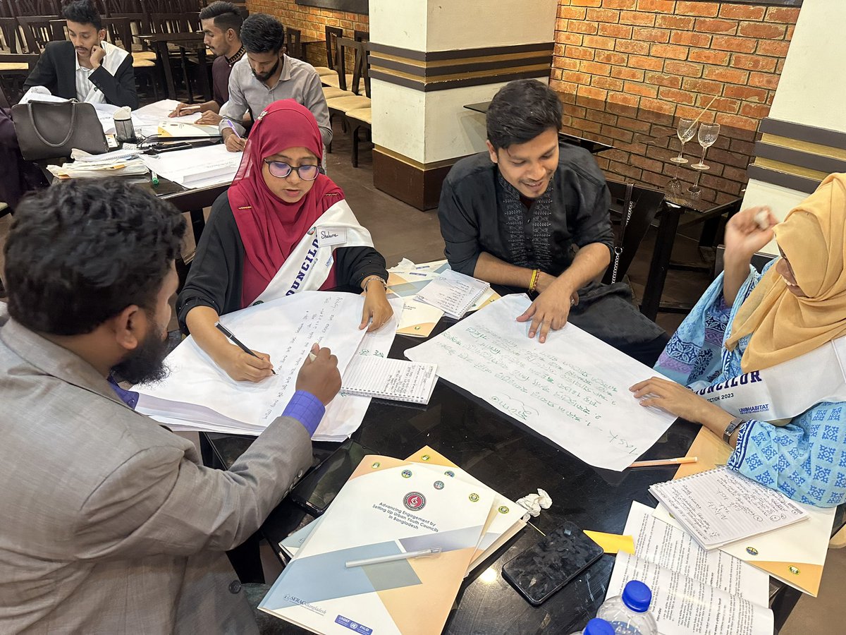 The Mymensingh Urban Youth Council's Work Plan Development Writeshop focused on empowering the youth community and drive positive urban change. Stay tuned! @serac_bd Urban Youth Council Development program, backed by @UNDemocracyFund and @unhabitatyouth 💡 @buycnet