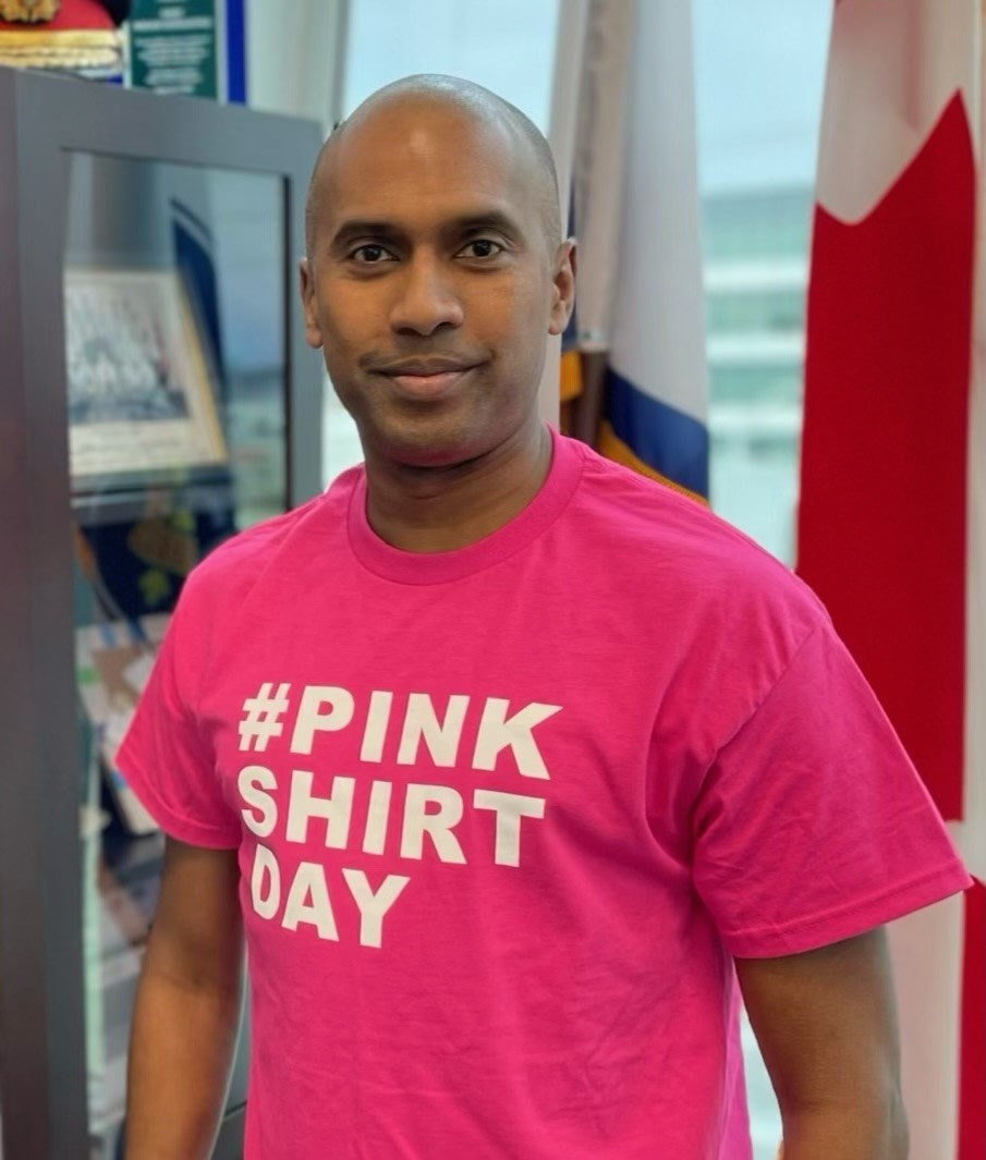 Today is #pinkshirtday. It is important for all of us to recognize the harms & denounce all forms of bullying online & in our community. Join @peelpolice as we continue creating more safe & respectful spaces for everyone. Learn more peelpolice.ca/en/safety-tips…