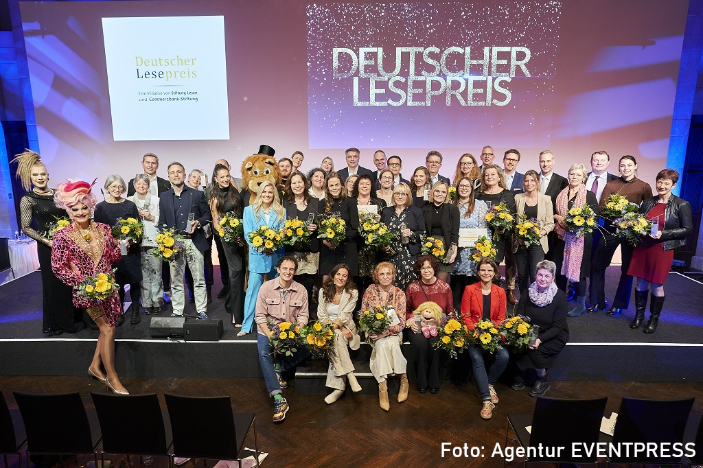 📚 Herzliche Gratulation an die Preisträger beim Deutschen Lesepreis 2024! In der Kategorie "Herausragendes kommunales Engagement" v. <a href="/staedtetag/">Deutscher Städtetag</a> &amp; #Fernsehlotterie prämiert:
1. KIBUM-Messe #Oldenburg
2. Lesefeuerwehr #Kempten
3. Stadtbibliothek #Bielefeld
staedtetag.de/ueber-uns/aus-…