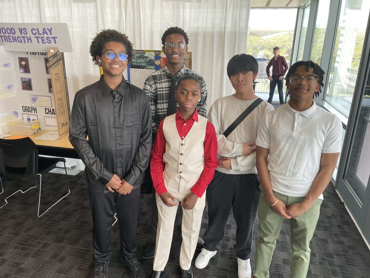 It’s Day 2 of the biggest science fair in La. 👨‍🔬🧪Here are a few pics from yesterday’s Junior Division. Today the Senior Division presents to the judges! 

Cheer on your science passion, project, or school with #GNOSEF 
#NOLA #news